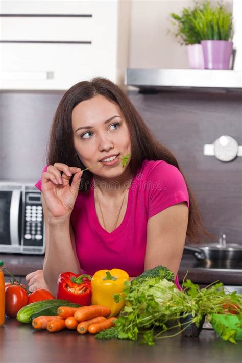 Woman Making Salad Stock Image Image Of Pepper Beautiful 33255911