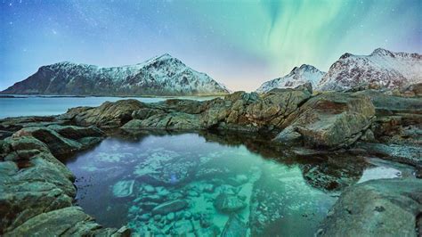 Download Wallpaper 3840x2160 Northern Lights Mountains