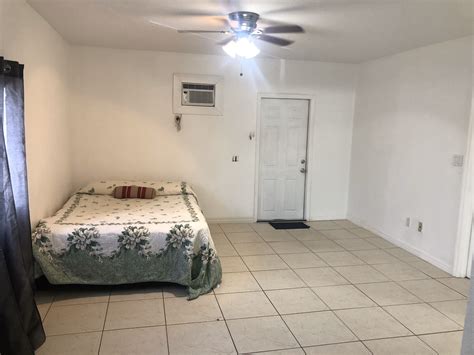EFFICIENCY / STUDIO / APARTAMENTO en Kendall for Sale in Miami, FL