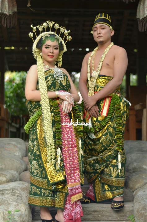 Dki Jakarta Traditional Clothes Robetmi Jumpakita Pinem Traditional