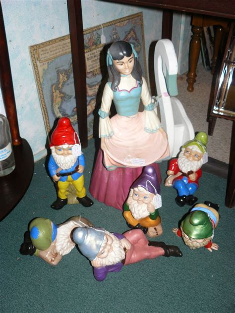 Scranberry Coop Snow White And 6 Gnomes
