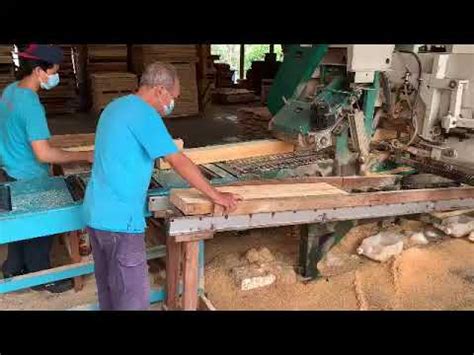 Wood Mizer Hr Resaw Cutting Radiata Pine In Malaysia Youtube