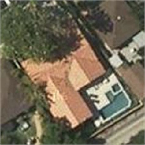 He also owns property in texas. "Stone Cold" Steve Austin's House in Marina Del Rey, CA - Virtual Globetrotting