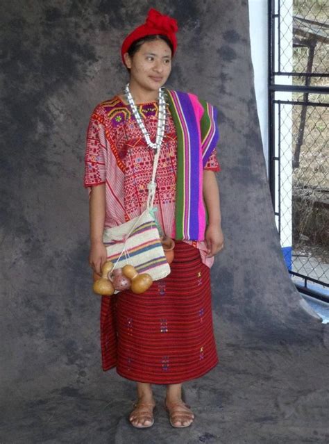 Traje Ceremonial De San Ildefonso Ixtahuacan Huehuetenango Guatemalan Textiles Mexican