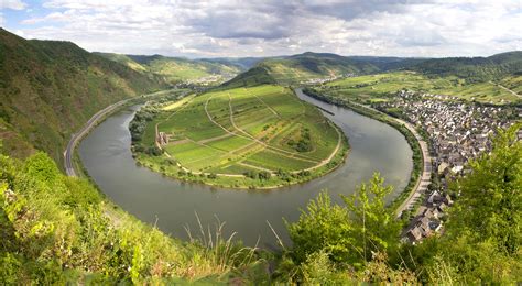 Oni su me oduševili, mogli su do senzacije, ali francuzi su najbliži peharu! dragan stojković za blic o dešavanjima na euro! Blick vom Calmont Foto & Bild | landschaft ...