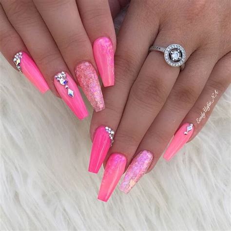 23 Neon Pink Nails And Ideas To Wear All Summer Long Stayglam