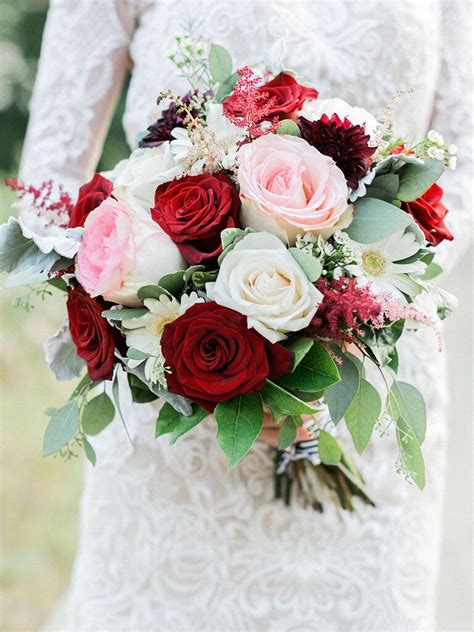 The 15 Best Fall Wedding Bouquets And Which Flowers Theyre Made Of