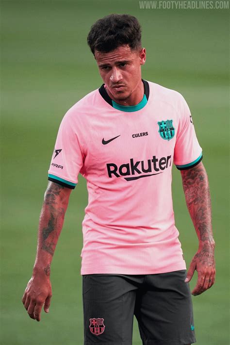 Fc barcelona trikot auswärts 20/21, l, messi. Barça-Spieler & Klub zwingen Nike 20-21 Ausweichtrikot ...