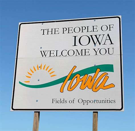 20 State Of Iowa Welcome Sign Stock Photos Pictures And Royalty Free