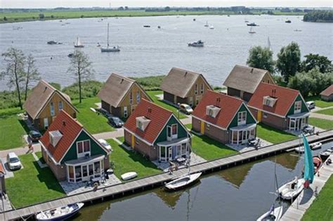 Ein ferienhaus in holland für eine kulinarische weltumseglung. Schöne, am Wasser gelegene Ferienhäuser in Holland ...