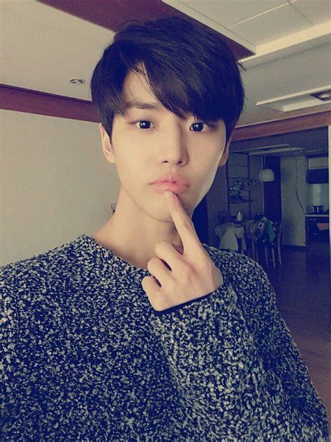 He debuted as a vocalist of the group boy group pentagon in october. yang hongseok | Tumblr | Pentagon hongseok, Pentagon, Cute ...