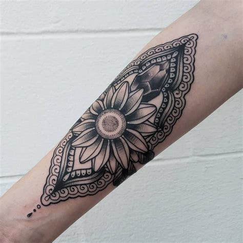 135 Sunflower Tattoo Ideas Best Rated Designs In 2020 Next Luxury