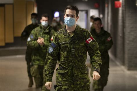 Les Militaires Canadiens En Renfort à Montréal Rci Français