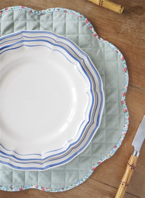 Scallop Placemat Free Diy Sewing Tutorial