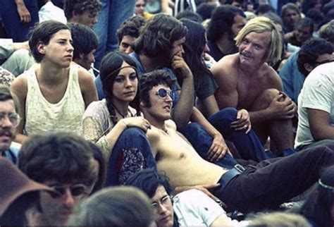 22 Beautiful Woodstock Photos That Make You Feel Like You Were There