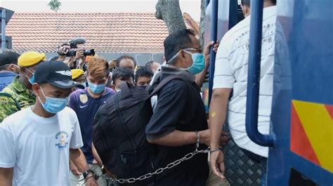 Applications shall be made to expatriate committee by expatriate committee employment pass division immigration department of malaysia (headquarters) level 3, block 2g4 (podium) precint. VIDEO: Malaysian Immigration Police Raid Apartments during ...