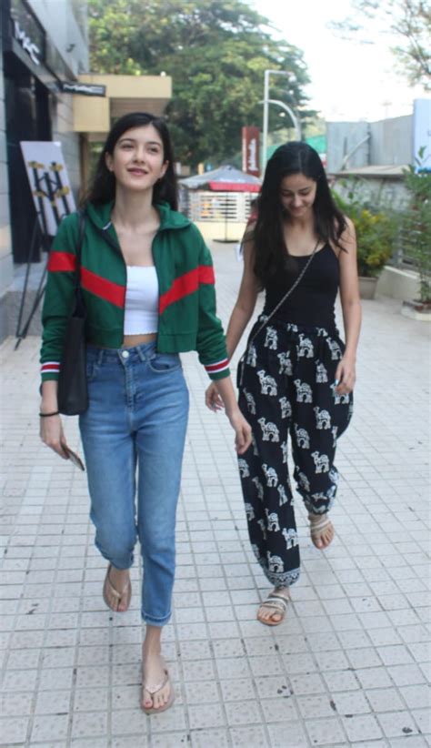 Get The Look Shanaya Kapoors Cool Casual Outfit