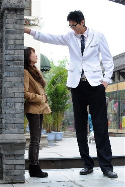 5fot7 and three quarters equals 172.085 cms Zhang Mengyong - 7 feet 5 inches (226 cm) | Very Tall ...