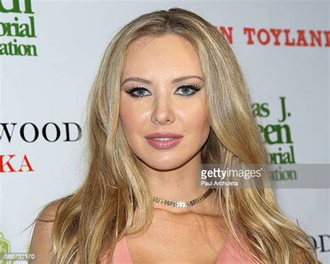 Playmate Tiffany Toth Photos Et Images De Collection Getty Images