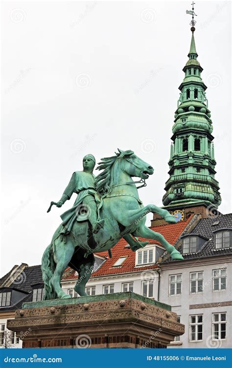 Statue Dabsalon Sur La Place De Hojbro à Copenhague Danemark Photo