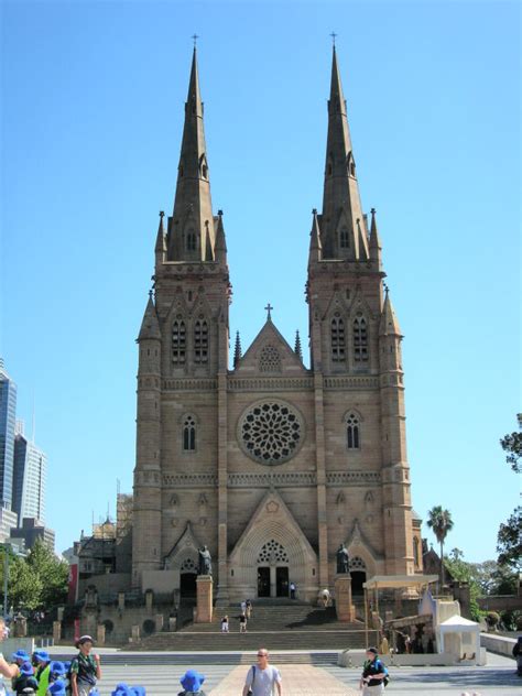 It follows a conventional english cathedral plan, with a cruciform shape; Pictures / Australia / 0307_st_marys_cathedral.jpg