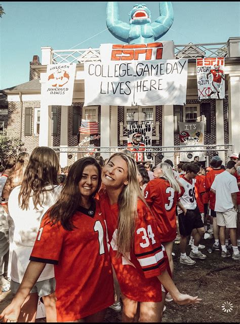 COLLEGE FOOTBALL | College gameday outfits, College aesthetic, College greek life
