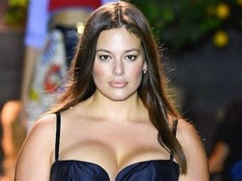 Breaking News From Doubledongdivas Ashley Graham Shows Off Her