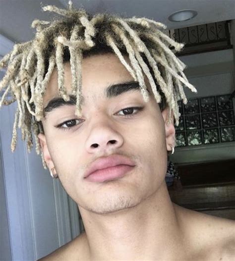 Cute black guys cute guys black cartoon characters banksy art dreadlock styles swag style afro hairstyles guys and girls pretty boys. Pin by prettymuch on zionnn | Light skin boys, Light skin ...