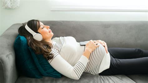 Música En El Embarazo Beneficios Y Cuál Escuchar