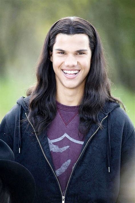 Jacob Black In The Twilight Saga Taylor Lautner Long Hair Jacob