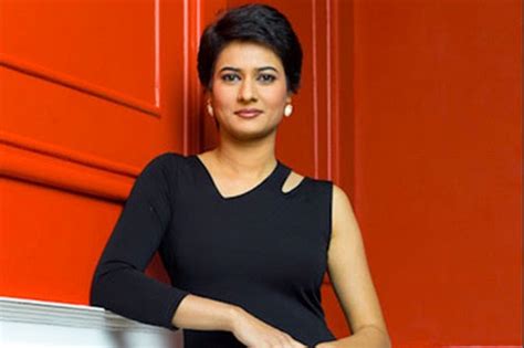 Pujaso News Top 10 Glamorous News Anchors In India
