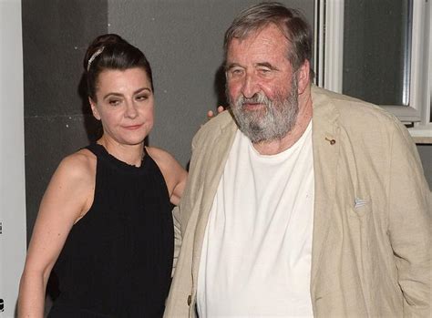 Sara egwu james w pytaniu na śniadanie. Aktorskie pary z największą różnicą wieku. Gruba przesada ...