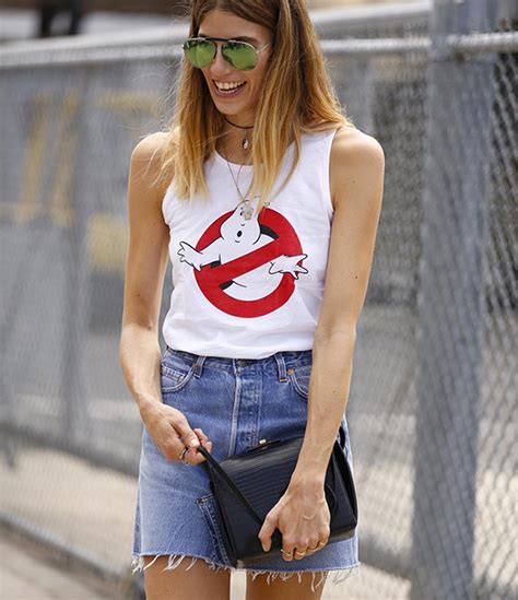 Street Style Quase Descomplicado Looks Com Camiseta Para Se