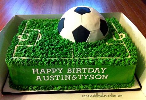 I saw a rug designed like this and decided to use it for this cake. Soccer Field Birthday Cake