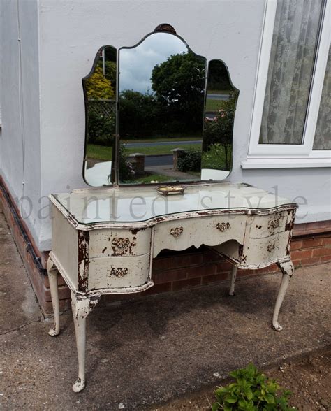 A new inspiring group board to share painted furniture ideas, restyled or repurposed furniture and diy furniture tutorials! Paint and Style: Vintage dressing table reveal...