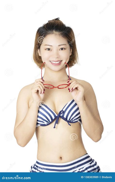 Mujer China Hermosa Que Lleva Un Bikini En El Fondo Blanco Imagen De Archivo Imagen De