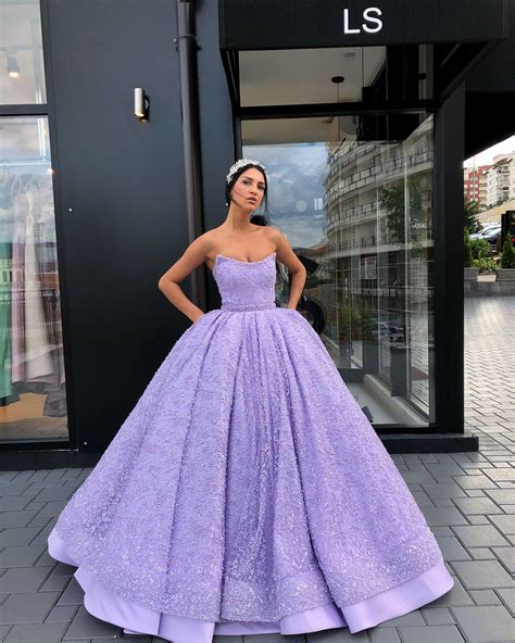 Bunlar temelde bebekler için hem oyun hem de dinlenme zamanı sırasında oldukça rahat olan giysilerdir. Pin on giyim moda tarz 2