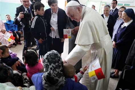 @pontifex, alias le pape françois est actuellement en tournée en afrique. Revivez en images la visite officielle du Pape François au ...
