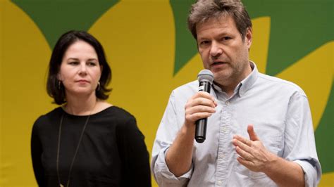Die grünen haben annalena baerbock offiziell zur kanzlerkandidatin gewählt. Annalena Baerbock und Robert Habeck zur neuen Doppelspitze der Grünen gewählt | STERN.de
