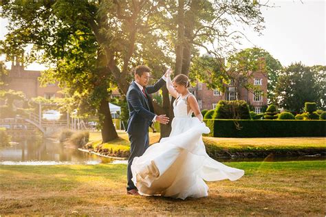 The Role Of A Wedding Photographer Capturing Your Special Day Telegraph
