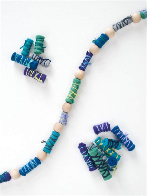 How To Make A Fun Felt Beaded Necklace ⋆ Handmade Charlotte