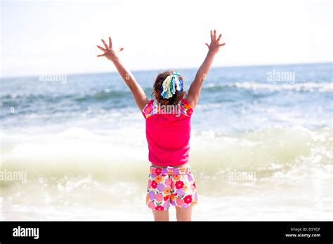Female Arms Outstretched Facing Hi Res Stock Photography And Images Alamy