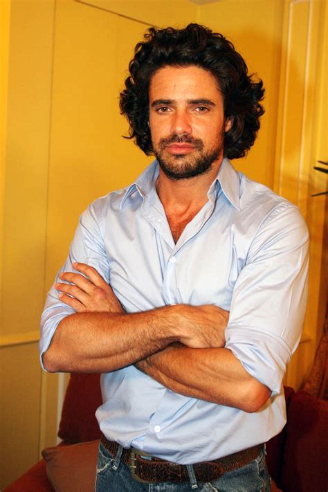 Sicicliani contó detalles de su romance con luciano castro. Luciano Castro Me encantan sus telenovelas... | Mens tops
