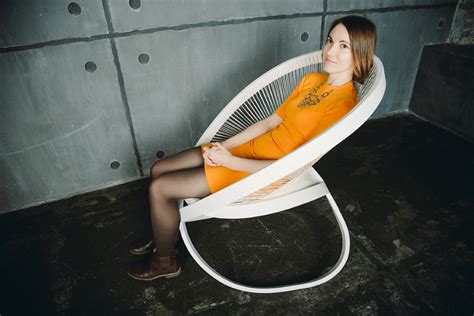 The Googly Woogly Science Chair Yanko Design