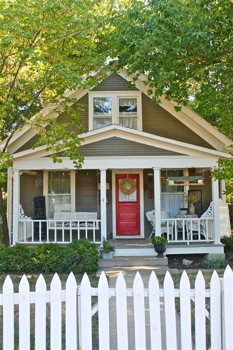 Light blue and cream colors give small homes a cottage or beach look. Awesome farmhouse exterior paint colors ideas 01 | Small ...