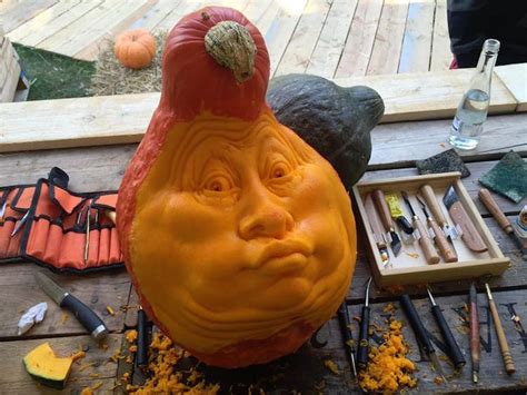 Pumpkin Sculpting Master Turns Ordinary Gourds Into An Expressive Cast