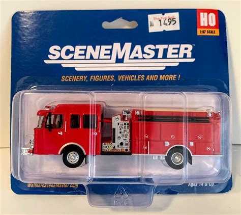 11893 Walthers Scenemaster International 4900 First Response Fire Truck