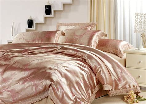 Gold Queen Luxury Christmas Bedding Set Satin Comforter Sets Bedspreads Bedding Bedding Set