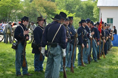 Civil War Battle 1094 Civil War Reenactment Battle At Nape Flickr