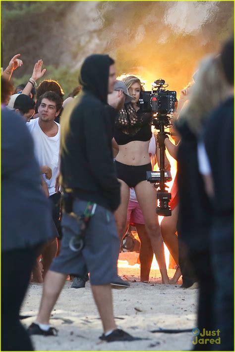 Gigi Hadid Shows Off Bra And Underwear For Calvin Harris Music Video Photo 830931 Photo